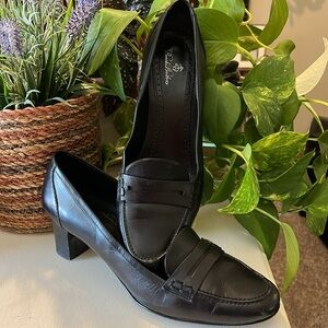 Women’s Brooks Brothers Black Leather Heel Loafers Size 10